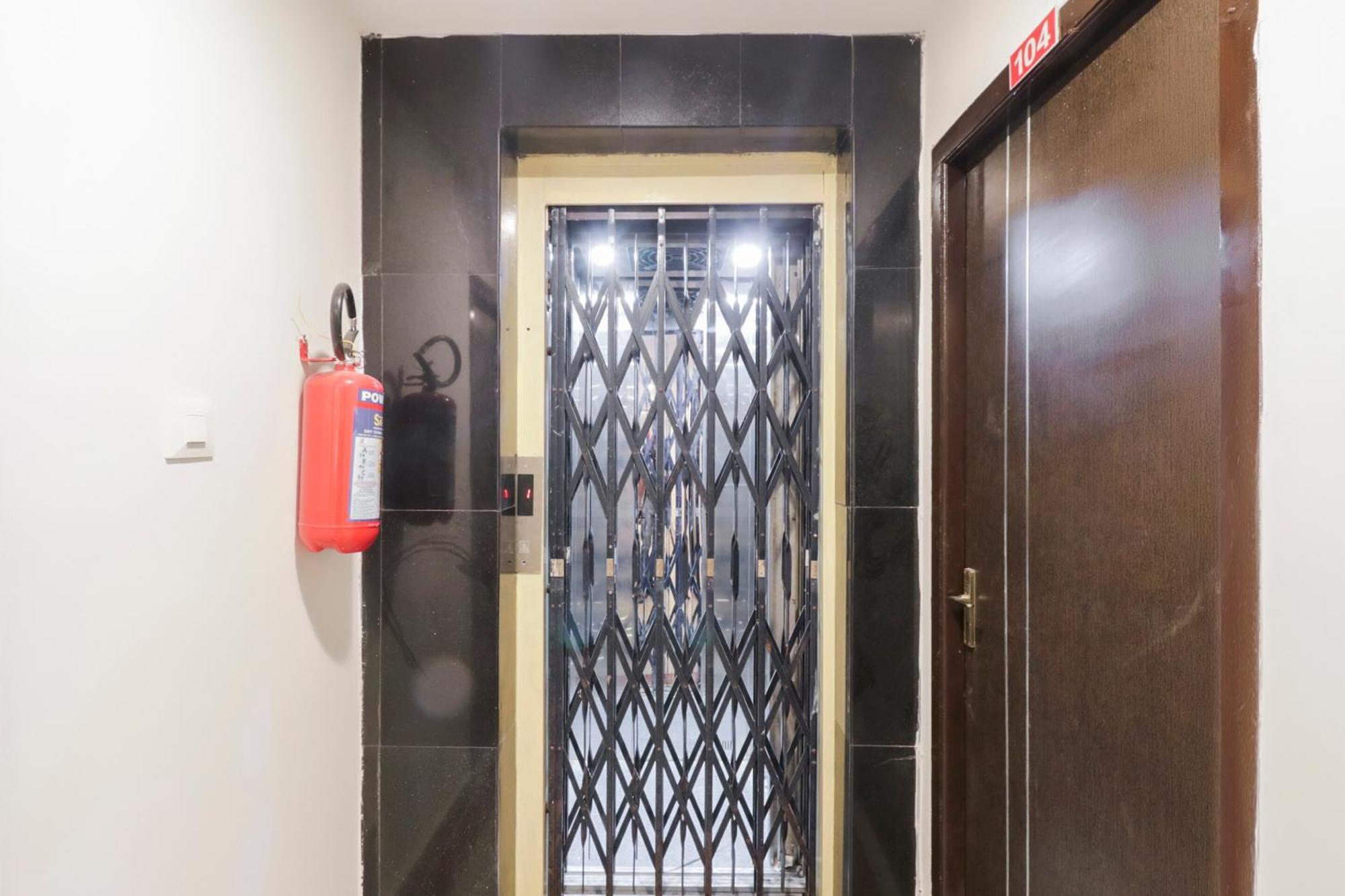 Hotel O Akshaya Elite Vijayawāda Exterior foto